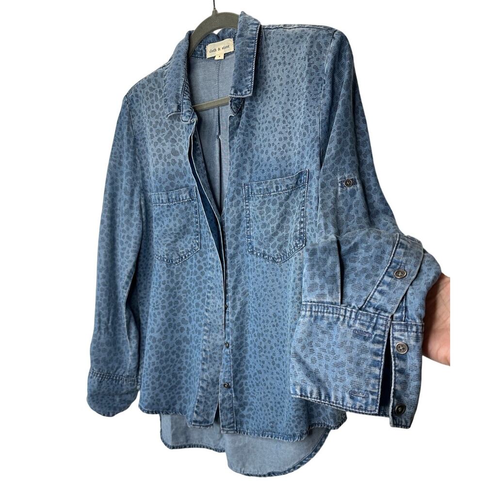 Cloth & Stone Denim Blue Animal Print Button Collared Shirt S